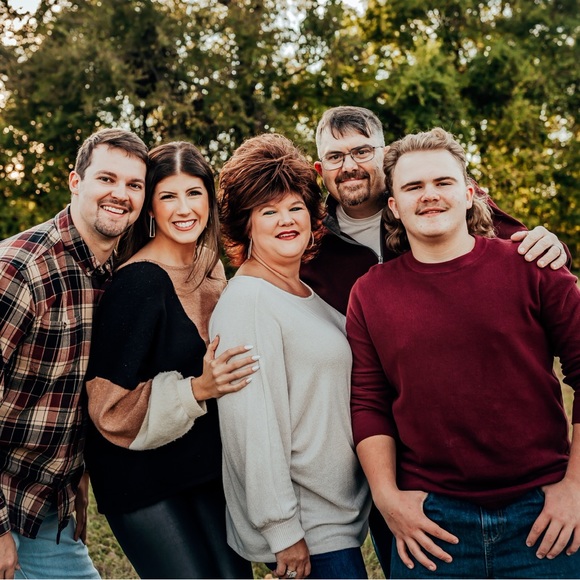 Meet your Posher, Stephanie - Picture 5 of 5